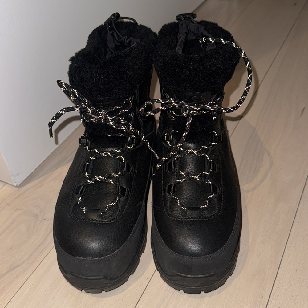 UGG Shasta Boot Mid - black - US 7